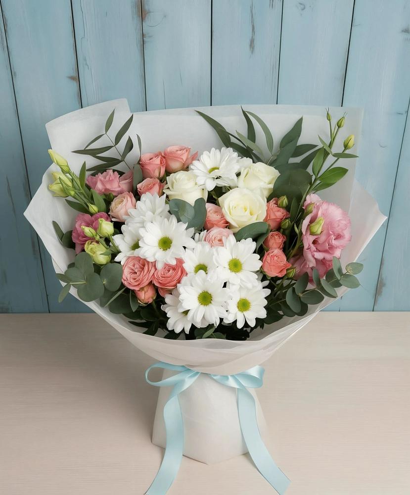 Букет цветов из: Розы, Лизиантусы и Хризантемы в Васильевском Моху
