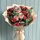Букет цветов из: Гвоздики и Розы в Васильевском Моху