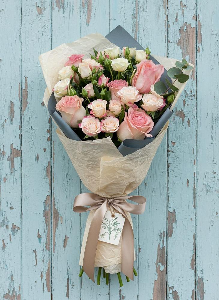 Букет цветов из: Розы в Васильевском Моху