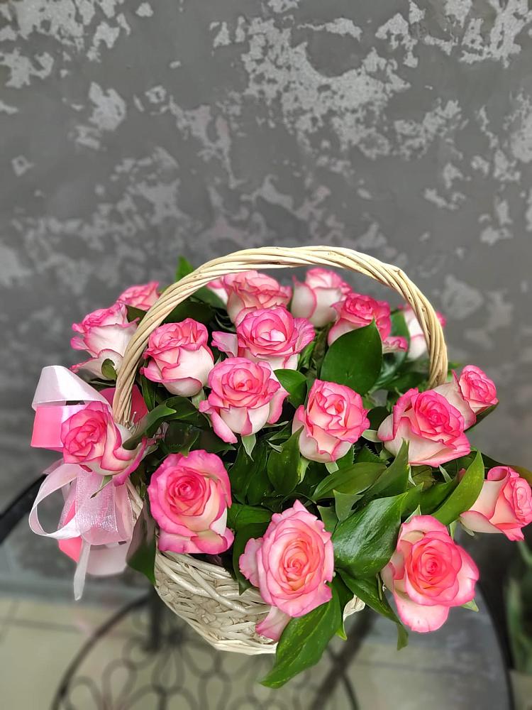 Цветочная композиция из Розы в корзине в Васильевском Моху