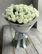 Букет 35 Белых роз в Васильевском Моху