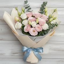 Букет цветов из:  Лизиантусы в Васильевском Моху