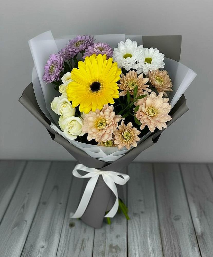 Букет цветов из: Розы, Герберы и Хризантемы в Васильевском Моху
