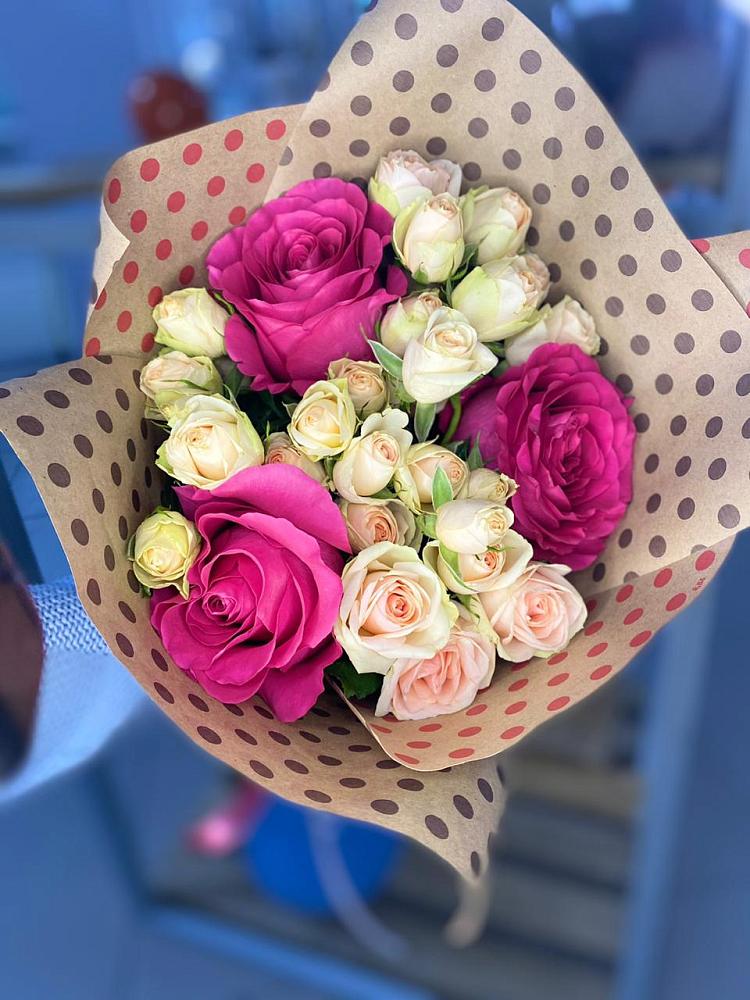 Букет цветов из: Розы в Васильевском Моху