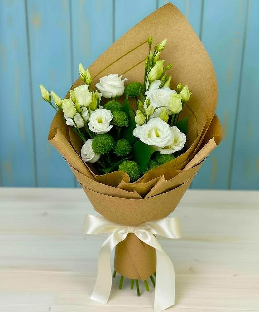 Букет цветов из: Хризантемы и Лизиантусы в Васильевском Моху