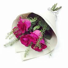 Букет цветов из:  Розы в Васильевском Моху
