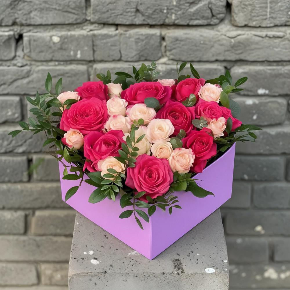 Цветочная композиция из Розы в коробке в Васильевском Моху