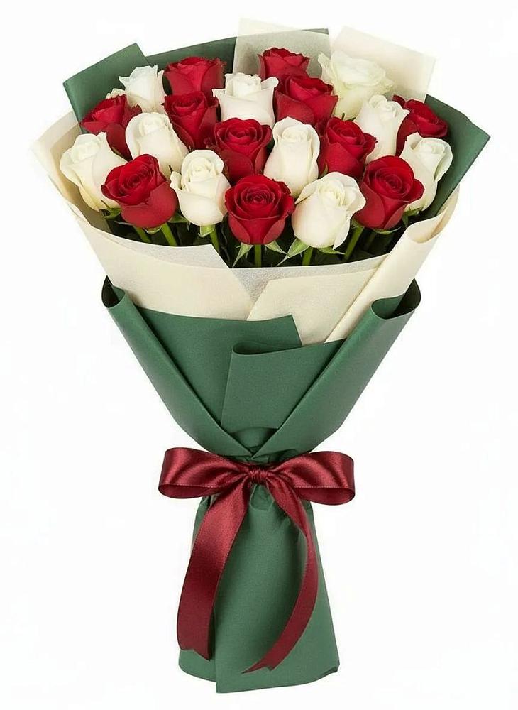 Букет Микс из красных и белых роз в Васильевском Моху