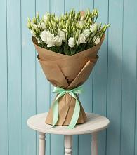 Букет цветов из:  Лизиантусы в Васильевском Моху