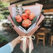 Букет цветов из:  Розы в Васильевском Моху