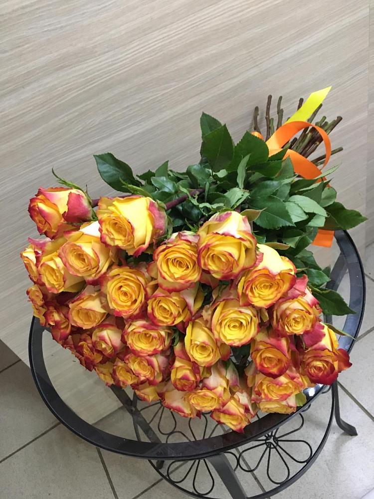 Букет Желтые розы в Васильевском Моху