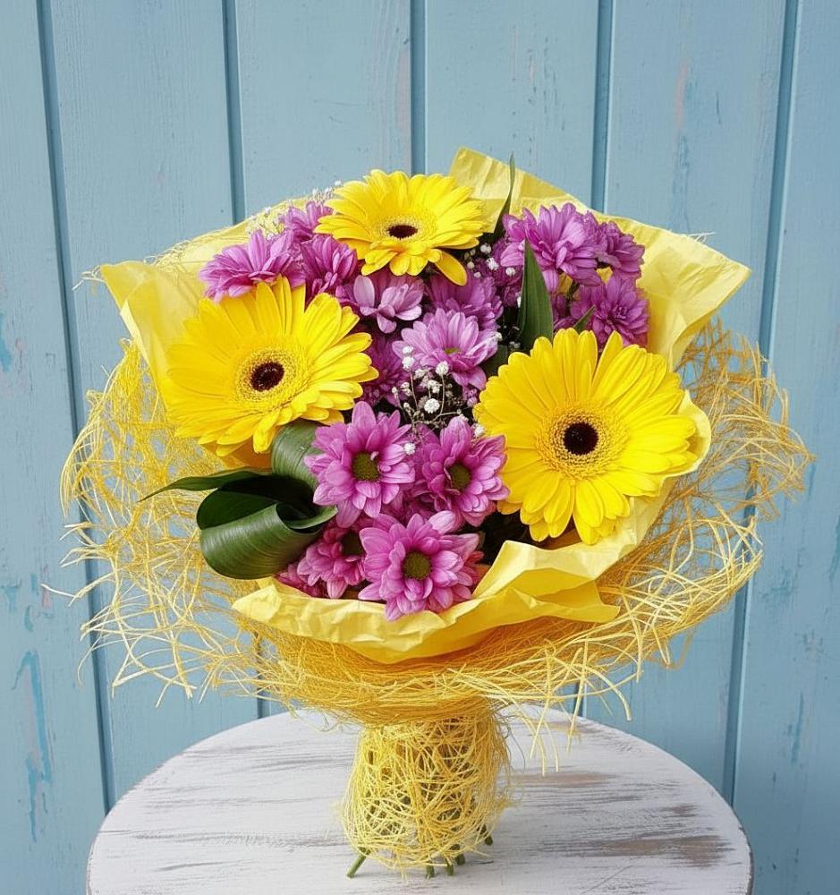 Букет цветов из: Хризантемы и Герберы в Васильевском Моху