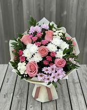 Букет цветов из:  Альстромерии, Гвоздики, Розы и Хризантемы в Васильевском Моху