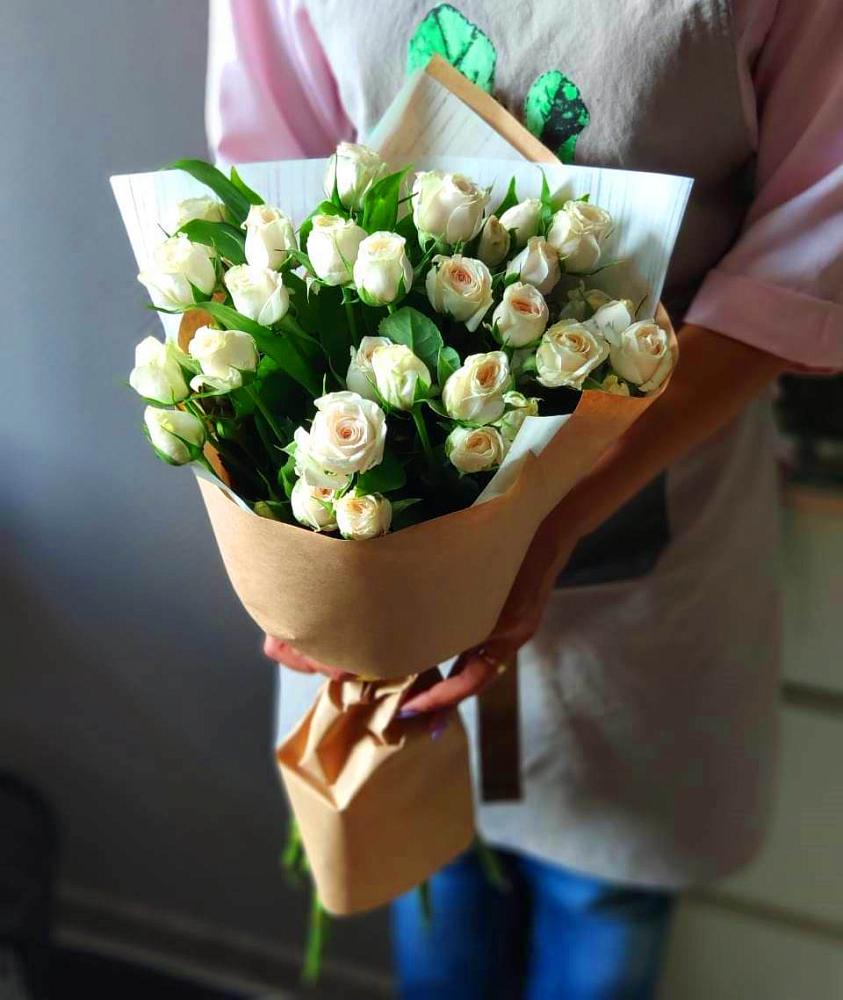 Букет цветов из: Розы в Васильевском Моху