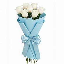 Букет 7 белых роз Проуд в Васильевском Моху