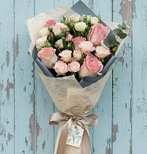Букет цветов из:  Розы #REPLACE_PRED# Васильевском Моху