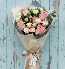Букет цветов из:  Розы в Васильевском Моху