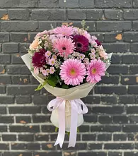 Букет цветов из:  Герберы и Хризантемы в Васильевском Моху