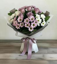 Букет цветов из:  Хризантемы и Розы в Васильевском Моху