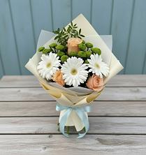 Букет цветов из:  Герберы, Розы и Хризантемы в Васильевском Моху