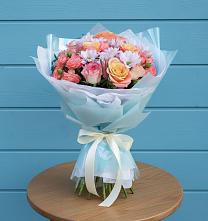 Букет цветов из:  Хризантемы и Розы в Васильевском Моху