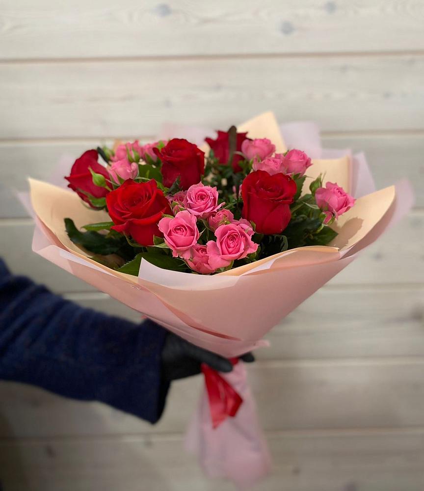 Букет цветов из: Розы в Васильевском Моху