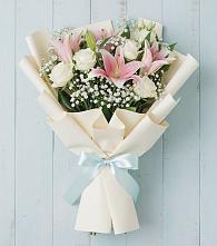 Букет цветов из:  Лилии в Васильевском Моху