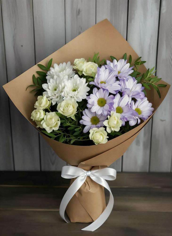Букет цветов из: Хризантемы и Розы в Васильевском Моху