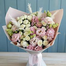 Букет цветов из:  Альстромерии и Розы в Васильевском Моху