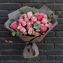 Букет цветов из:  Розы в Васильевском Моху
