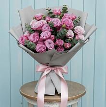 Букет цветов из:  Розы в Васильевском Моху
